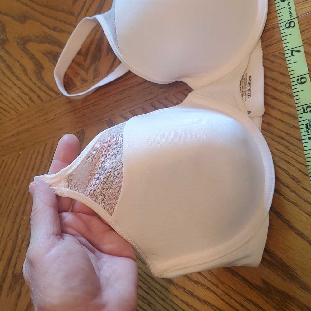 4 Bras - Picture 6 of 14